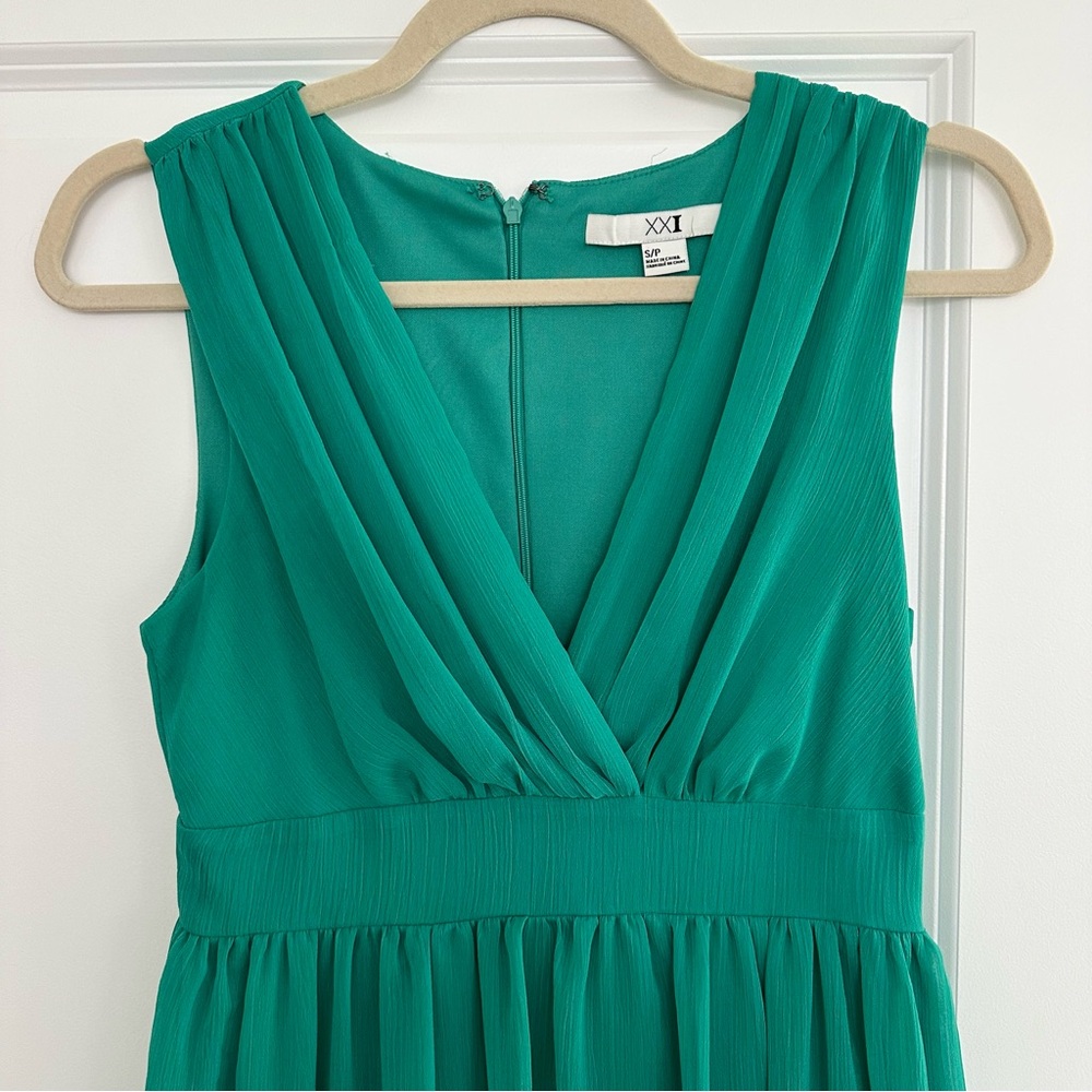 V-Neck Sleeveless Green Chiffon Flowy Maxi Dress - Vacation Summer Wedding Guest
